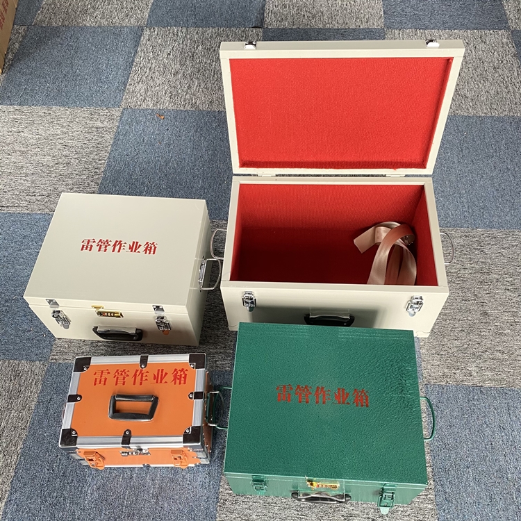 昌都爆破工程作业箱如何选择？玻璃钢与传统材质的全面对比
